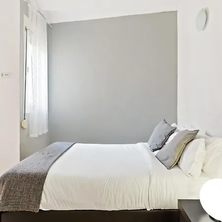 Cozy Apartment In Sagrada Familia Apartment