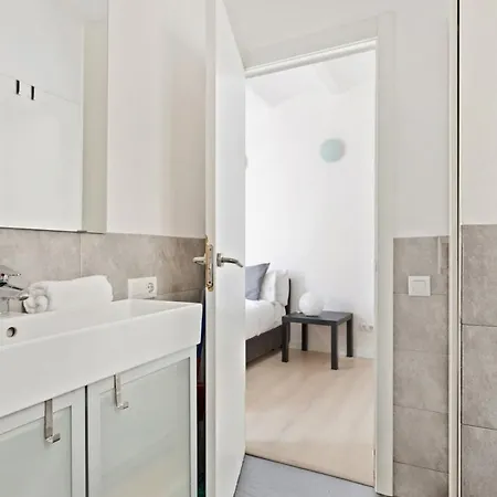 Cozy Apartment In Sagrada Familia Apartamento *